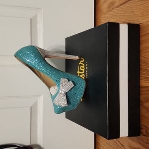 Tiffany Crystal Pump by Herstar Limited Edition size 7 Tiffany Blue